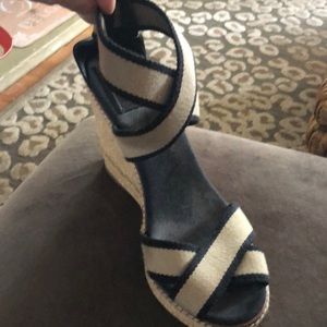 Authentic Tory Burch wedged..